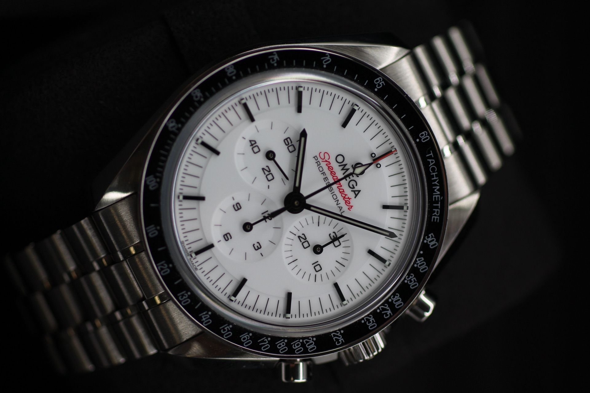 OMEGA Speedmaster Moonwatch Professional Sapphire Sandwich White 42mm