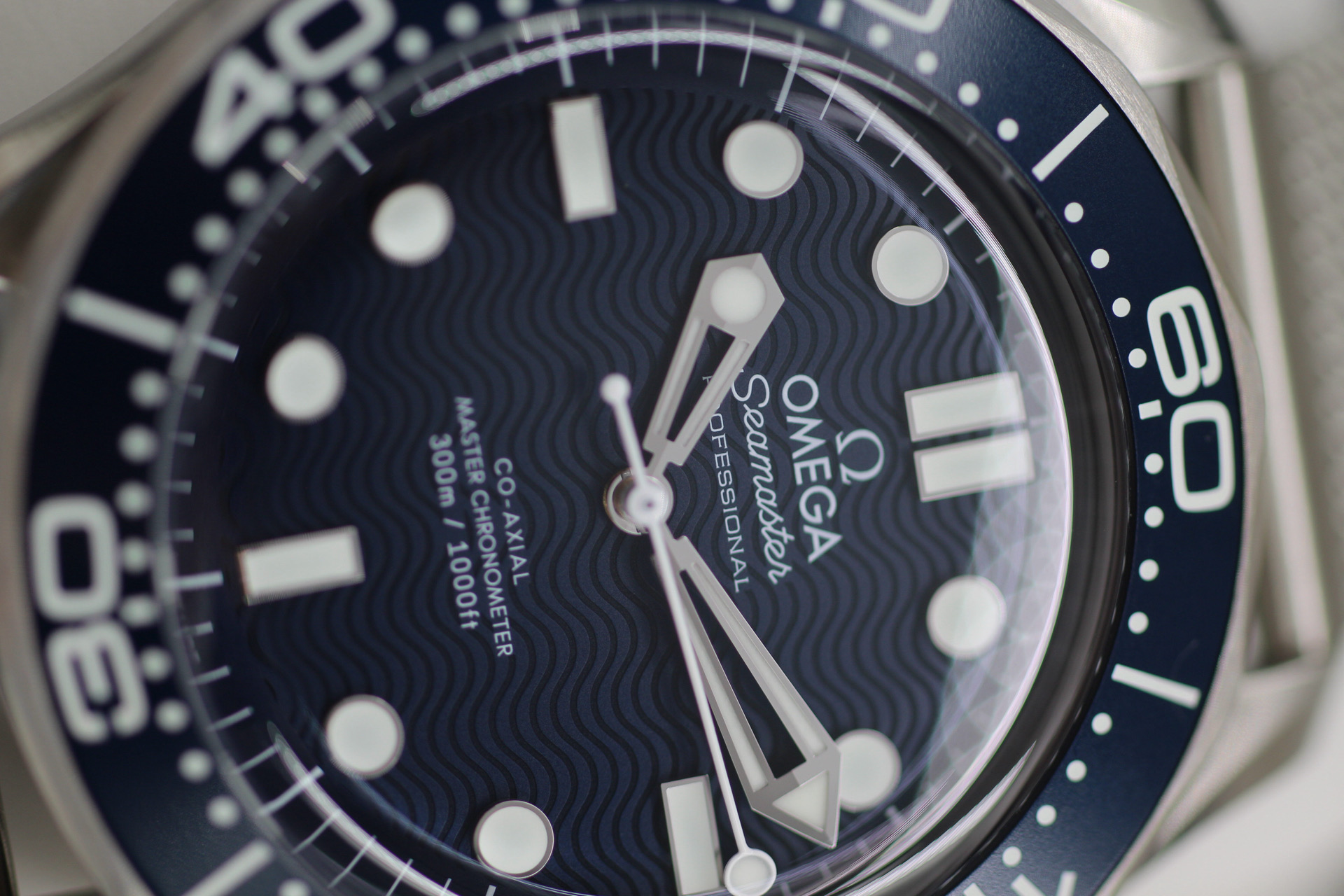 Omega Seamaster Professional 300m James Bond 60th Anniversary 210.30.42.20.03.002