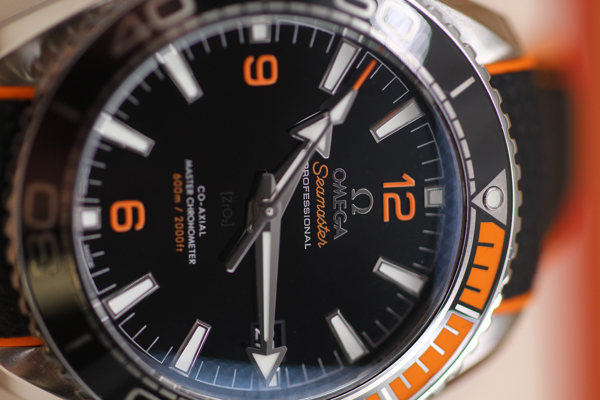 Omega Planet Ocean 600m 43.5mm 215.32.44.21.01.001