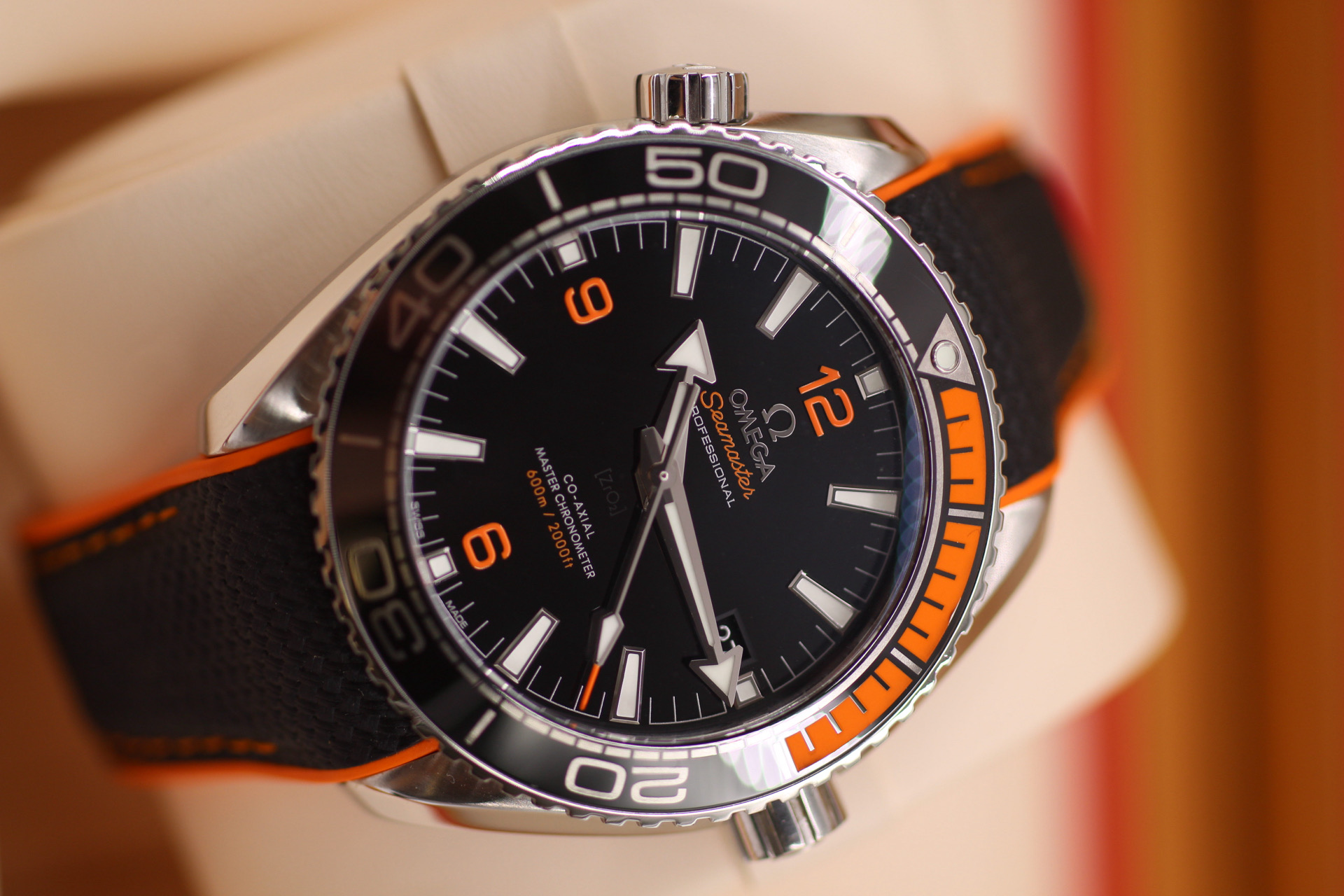 Omega Planet Ocean 600m 43.5mm 215.32.44.21.01.001
