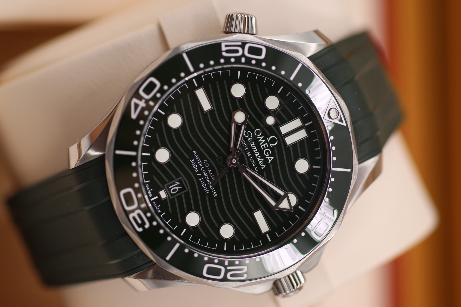 OMEGA Seamaster Professional Diver 300m Green 42mm 210.32.42.20.10.001